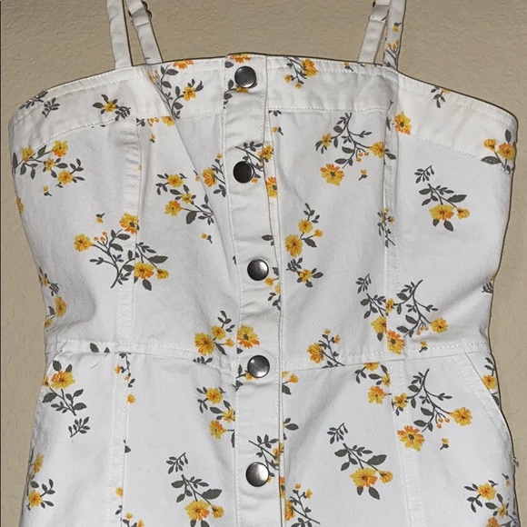 Button up White Floral Sundress With Pockets - Picture 2 of 7